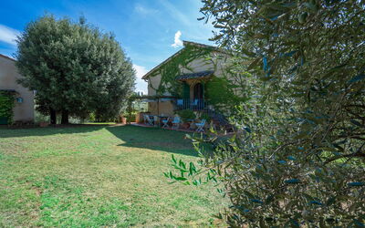 La Tesa Country House with Pool S. Gimignano: Autumn, Building Exterior, Garden, Spring, Summer
