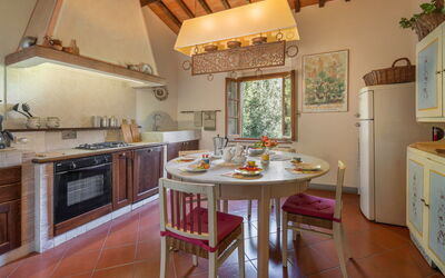 La Tesa Country House with Pool S. Gimignano: Autumn, Kitchen, Spring, Summer
