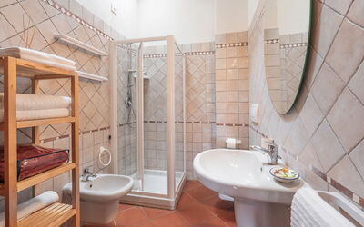 La Tesa Country House with Pool S. Gimignano: Autumn, Bathroom, Spring, Summer