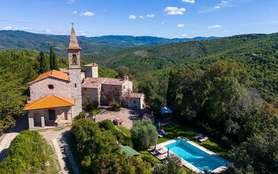 Villa Pietrafitta: Buitenshuis, Herfst, Keer bekeken, Tuin, zwembad