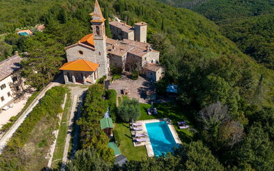 Villa Pietrafitta: Buitenshuis, Keer bekeken, Tuin, zwembad