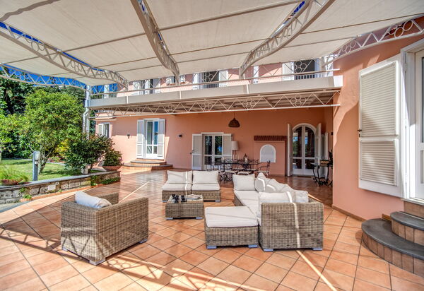 Villa Seaview With Private Garden And Pool: Automne, Entrée principale, Été, Hiver, Printemps