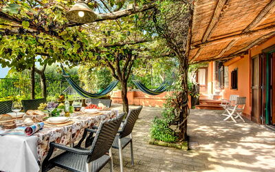 Villa Sorrentina with Panoramic Terrace: Autumn, Garden, Spring, Summer, Winter