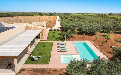 Cavial: Building Exterior, Garden, Outdoor, Pool
