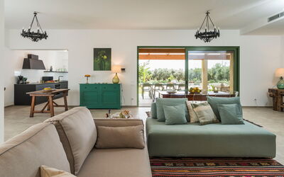 Cavial: Dining Room, Living Room