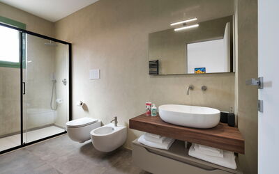 Cavial: Bathroom