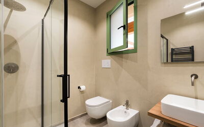 Cavial: Bathroom