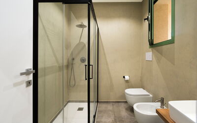 Cavial: Bathroom