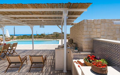 Villa Paolina: Buitenshuis