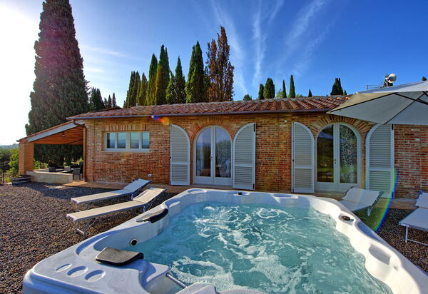 Casa Andrea: Building Exterior, Hot Tub, Outdoor