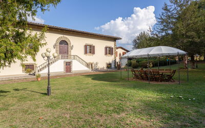 Villa Francesca: Building Exterior