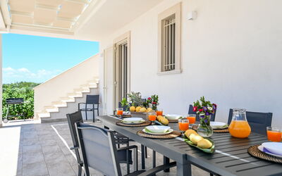 Villa Normanni: Balkon / terras / patio, Voorzieningen