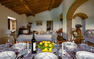 La Palazzina, Private Home and Pool, Siena: Autunno, Estate, Primavera, Sala da pranzo