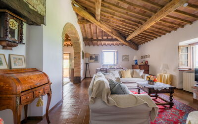 La Palazzina, Private Home and Pool, Siena: Autunno, Estate, Primavera, Soggiorno