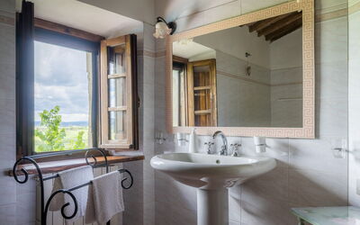 La Palazzina, Private Home and Pool, Siena: Autunno, Bagno, Estate, Primavera