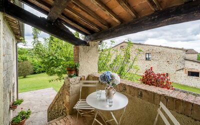 La Palazzina, Private Home and Pool, Siena: Autunno, Estate, Giardino, Piscina, Primavera