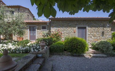 Villa Il Sasso: Garden and outdoor  view