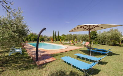 Villa Merida: Buitenkanten, zwembad