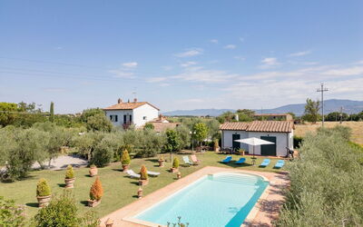 Villa Merida: Buitenkanten, Buitenshuis, Tuin, zwembad