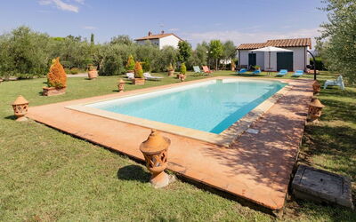 Villa Merida: Buitenkanten, zwembad