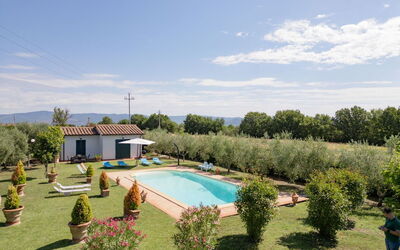 Villa Merida: Buitenkanten, Tuin, zwembad