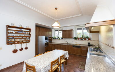 Villa la Gallese: Kitchen