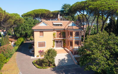 Villa la Gallese: Building Exterior, Outdoor