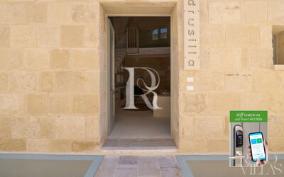 Drusilla - Deluxe Room with Bath Tub - Borgo Bianco