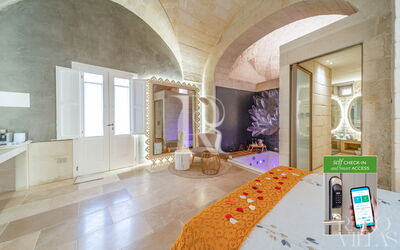 Maiorca Deluxe Room with Bath Tub - Borgo Bianco