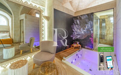 Maiorca Deluxe Room with Bath Tub - Borgo Bianco