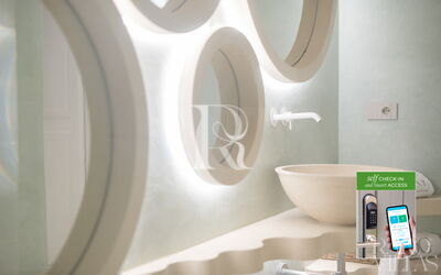 Drusilla - Deluxe Room with Bath Tub - Borgo Bianco