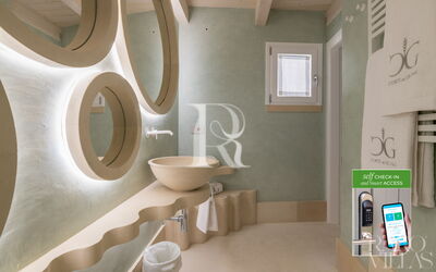 Drusilla - Deluxe Room with Bath Tub - Borgo Bianco