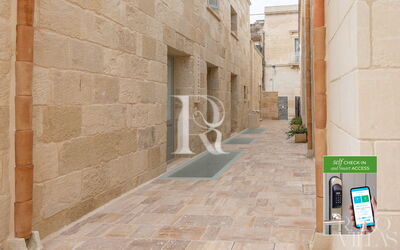 Russarda - Deluxe Room with Bath Tub - Borgo Bianco