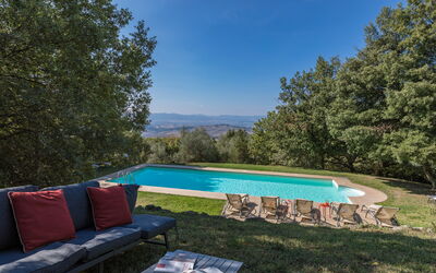 Villa Linchiano: all'aperto, Piscina