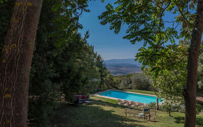 Villa Linchiano: all'aperto, Piscina