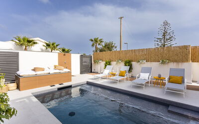 Villa Vitara: Buitenshuis, Tuin, zwembad