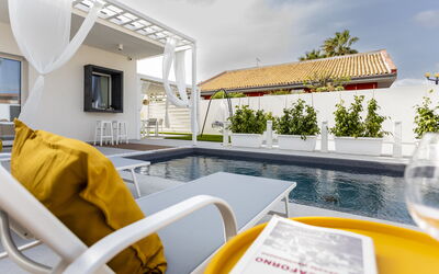 Villa Vitara: Buitenshuis, Tuin, zwembad