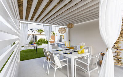 Villa Vitara: Buitenshuis, Tuin