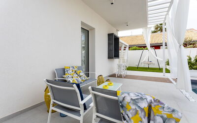 Villa Vitara: Buitenshuis, Tuin