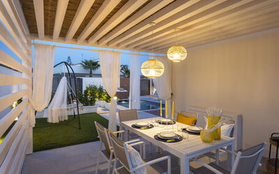 Villa Vitara: Buitenshuis, Tuin