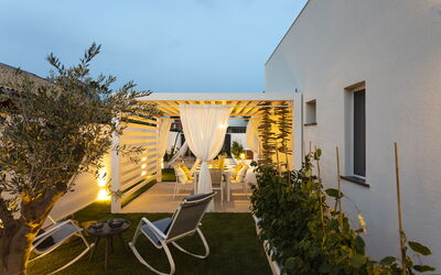 Villa Vitara: Buitenshuis, Tuin