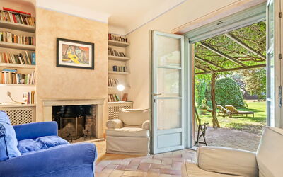 Casale Rosa: Living Room