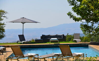 Villa Il Troscione: Outdoor, Pool