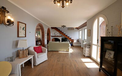 Villa Corsanico: Woonkamer