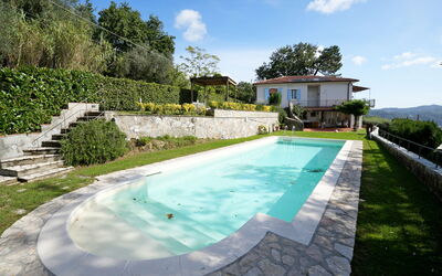 Villa Corsanico: Buitenshuis, Tuin, zwembad