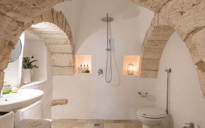 Masseria le Monache: Bagno, Camera da letto, Dettagli della stanza, Primavera, Vista Panoramica