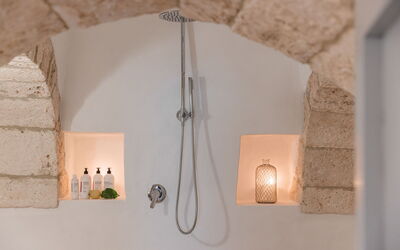 Masseria le Monache: Bagno, Primavera