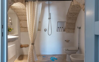 Masseria le Monache: Bagno, Caratteristiche, Primavera, Vista Panoramica