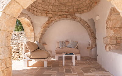 Masseria le Monache: all'aperto, Attività, Balcone / Terrazza / Patio, Benessere, Esterni, Giardino, Piscina, Primavera, Vista Panoramica