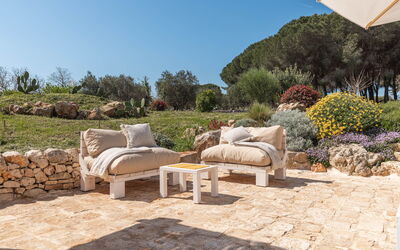 Masseria le Monache: all'aperto, Attività, Balcone / Terrazza / Patio, Benessere, Esterni, Giardino, Piscina, Primavera, Vista Panoramica